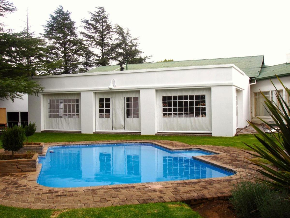 Umtali Country Inn Aliwal North Exterior foto