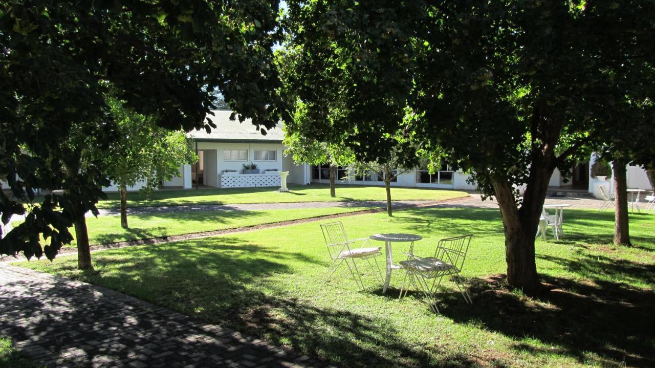 Umtali Country Inn Aliwal North Exterior foto